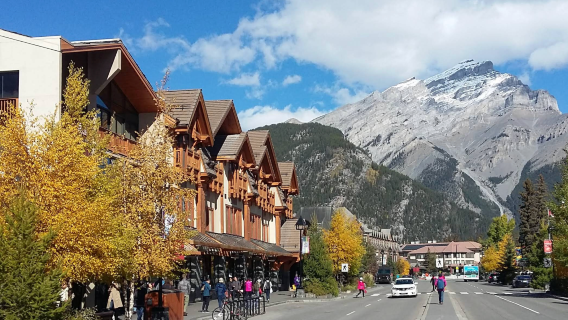 加拿大卡爾加里班夫國家公園-哥倫比亞冰川【中文專車-愜意舒適】