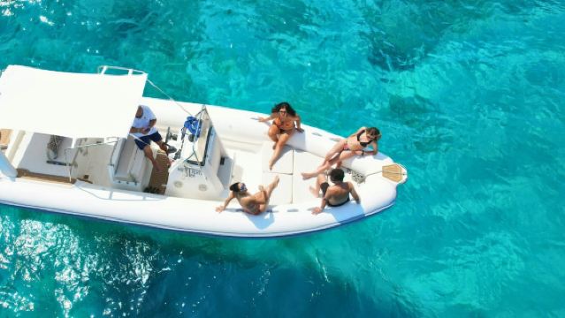 Favignana & Levanzo: RIB Boat Tour from Trapani + Lunch & Aperitif