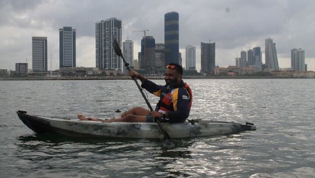 Kayaking1 hour [Canoeing in Negombo]