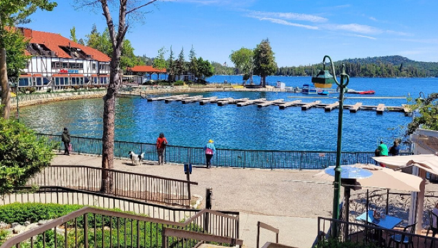 Los angeles round-trip Lake Arrowhead + Big Bear Lake town 1-day tour | Admission ticket not included