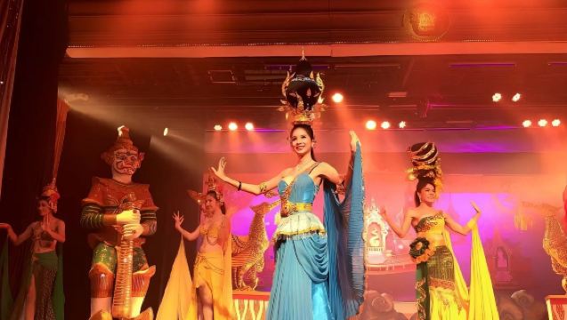 Ticket für die Golden Dome Cabaret Show in Bangkok (Goldene Kuppel, prächtige Tanzshows, thailändische Aufführungen und ein audiovisuelles Fest)