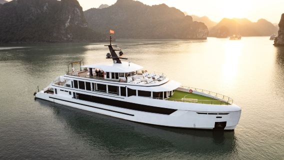 ทัวร์หนึ่งวันอ่าวหะล็อง เวียดนาม [ดำเนินการโดยกองเรือท้องถิ่น|ราคารวมทั้งหมด| มีเรือให้เลือกหลากหลายประเภท | ออกเดินทางจากฮานอย