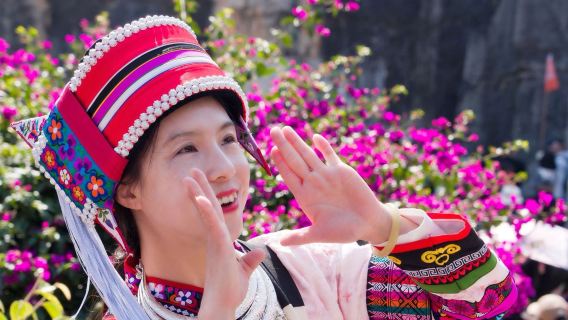 [Reine Erlebnis-Tour] Tagesausflug zum Shilin-Landschaftsgebiet in Kunming, Yunnan - Kleingruppe bis 8 Personen | Inklusive Abholservice & optionaler Privattransfer