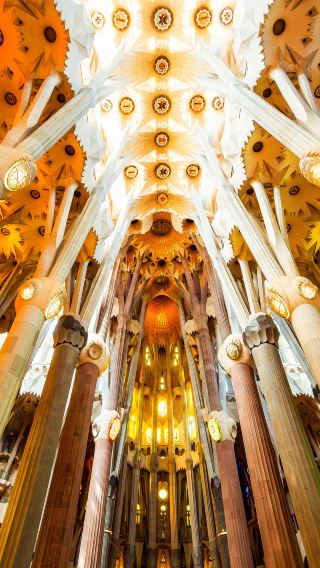 Sunset golden hour guided tour of the Sagrada Familia in Barcelona