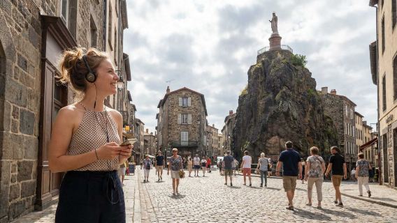 Le Puy-en-Velay Audio Tour: Mysterieën, Monumenten en Tijdloze Voetsporen