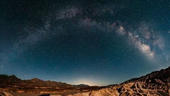 Las Vegas: Death Valley Sunset and Stargazing Day Tour