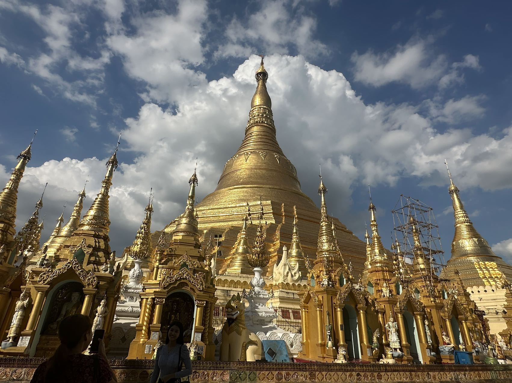 1-day tour in Yangon, Myanmar: Glorious Shwedagon Pagoda and Mysterious Independence Monument
