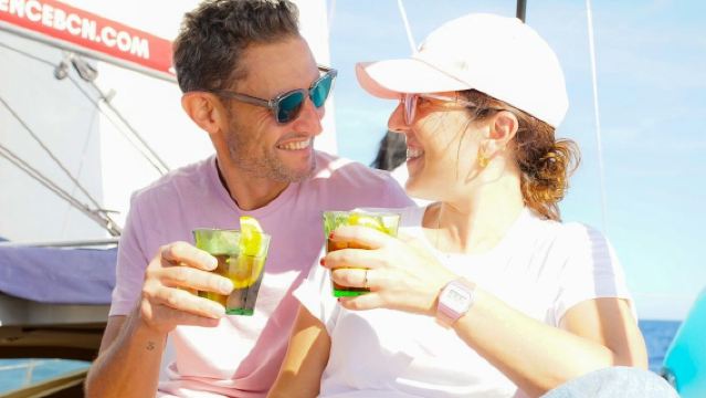 Barcelona: Daytime Sailing with Drinks and Snacks