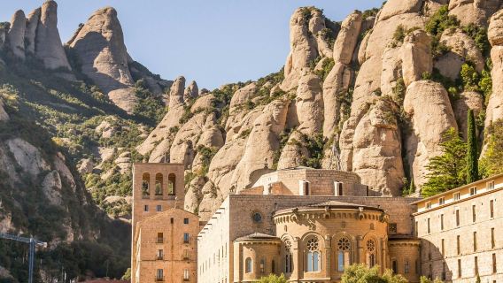 Montserrat & Wijnmakerijen: Retour + Wijnproeverij met traditionele maaltijd