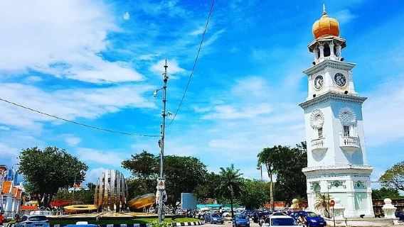 Private Tour: Full Day Center Penang Island Tour