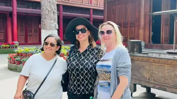 Chengdu Research Base of Giant Panda Breeding + Leshan Giant Buddha 1-day tour