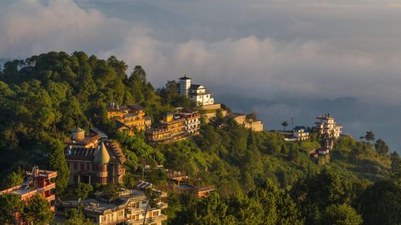Nagarkot Matahari Terbit dengan Harian Mendaki
