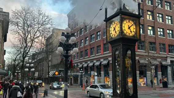 Excursion d'une journée depuis Vancouver : Stanley ~ Capilano ~ Gastown ~ Île Granville [Guide touristique anglophone]