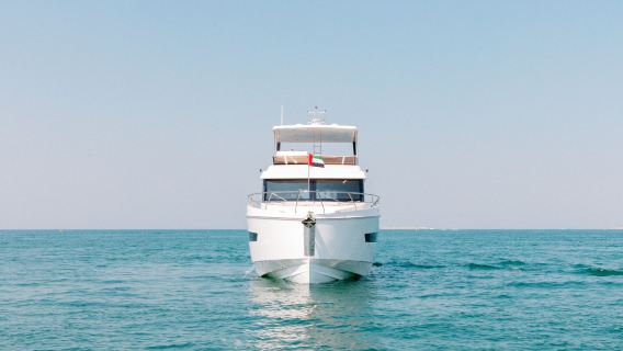 Alquiler de yates en Dubái: excursión en yate por Dubái, alquiler de yates de lujo, pesca en alta mar, viaje al amanecer, puesta de sol romántica, Gala-Aura-Reno de 75 pies para 25 personas