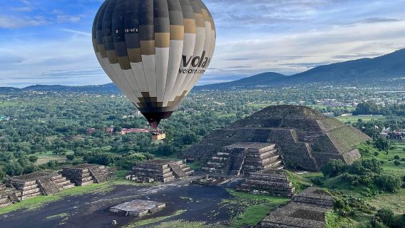 Pengalaman Belon Panas di Piramid Teotihuacan (Berlepas dari Volare)