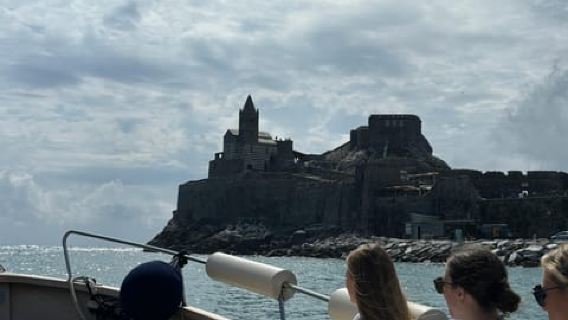 La Spezia: Boat tour discover 5 Terre, snorkeling, aperitivo