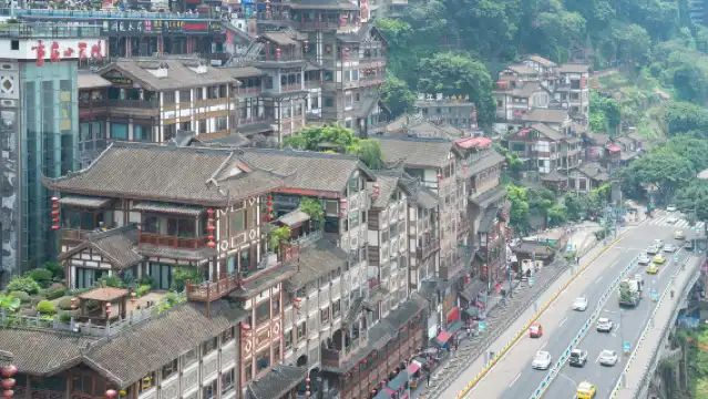 長江索道+南濱路美食+李子壩輕軌+磁器口+洪崖洞私人一日遊