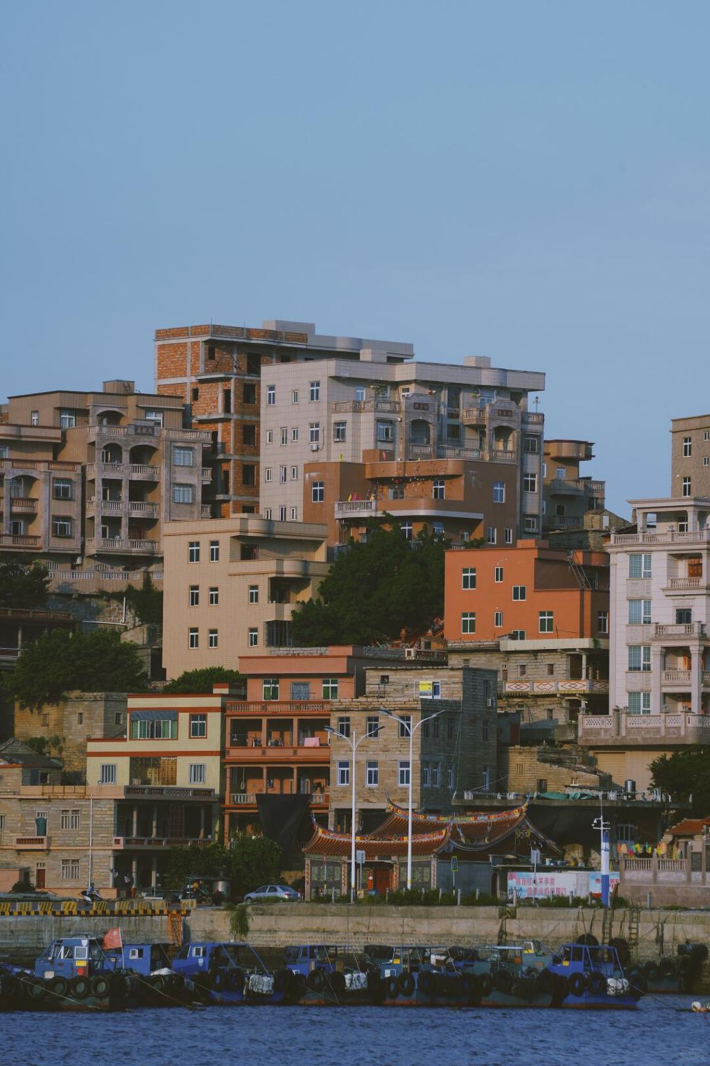 Fuzhou, Fujian - Servizi completi: guida dal vivo/traduzione commerciale/guida/accompagnatore locale. Disponibile in cinese! inglese! russo! francese! Altre lingue su richiesta, si prega di consultare prima dell'ordine per abbinamento su misura.