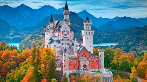 German Fairy Tale Journey: Neuschwanstein Castle + Alpsee + Munich Private Charter 1-day Tour