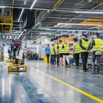 BMW Motorrad Plant Berlin: Guided Tour | Trip.com