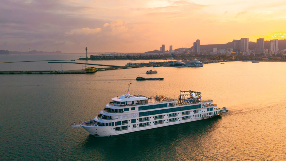 Ha Long Bay Night Cruise + Stunning Sea Sunset: Choice of 6-star/5-star/4-star Luxury Cruises