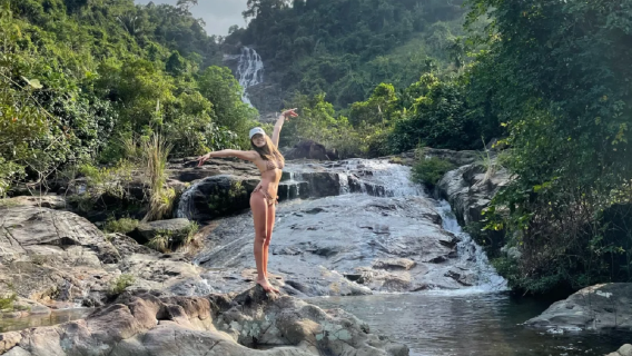 Wanning: One-Day Rainforest Hiking Tour at Riyue Bay