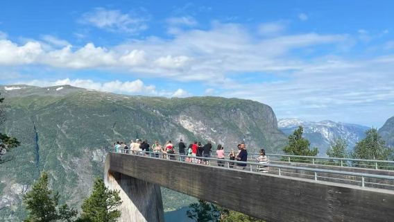 挪威卑爾根沃斯教堂+旺湖+艾於蘭峽灣【中文司機+景點可調】