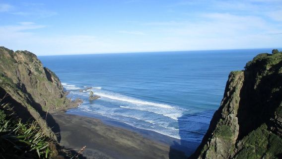 Auckland round-trip to Piha Beach - Encounter the West Coast with customizable private charter for North and South Islands