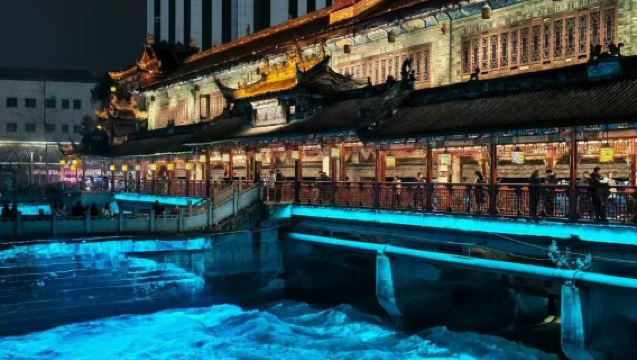 Rentak Sichuan: Lawatan Sehari ke Dujiangyan & Pangkalan Panda + Pemandangan Malam