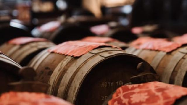 Modena: Balsamic Vinegar Cellar Tour, Tasting & Food Pairing