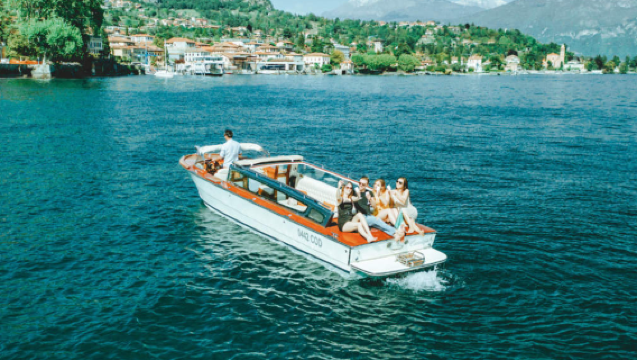 อิตาลี: การล่องเรือทะเลสาบโกโมแบบทัวร์แบบกรุ๊ปรวมกลุ่มเล็ก / เช่าเรือส่วนตัวชมวิวทะเลสาบโกโมที่วิลล่าเบลลาจิโอ