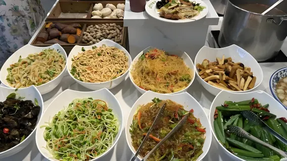 【寺院＆精進料理体験】廈門南普陀寺＋精進料理を味わうプライベートガイド半日ツアー