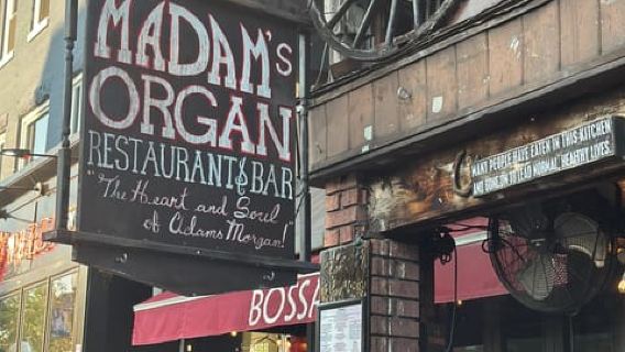 DC: Evening Local Neighborhood Food Tour with DrinkEatWalk