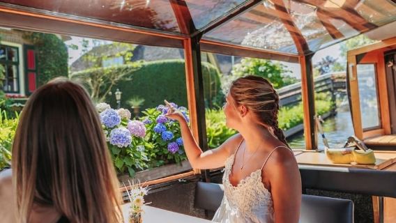From Amsterdam to Giethoorn Day Trip & Guided Canal Cruise