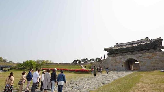 Suwon Hwaseong Fortress Small-Group Morning Tour from Seoul
