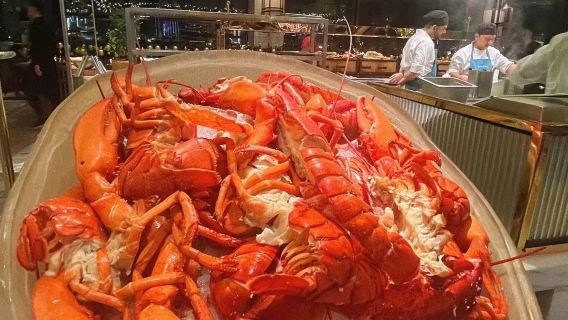 Royal Atlantis Gastronomy Buffet Dinner - Seafood Feast|Chinese pastries to satisfy your Chinese cravings|Global cuisine + local specialties