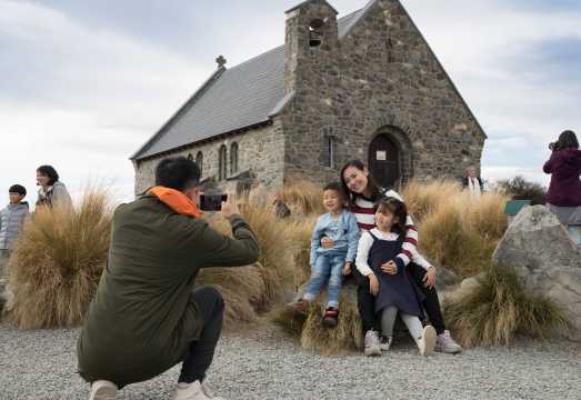 South Island Sightseeing Bus Tour (One-way): Christchurch - Tekapo / Tekapo - Aoraki / Mount Cook - Queenstown / Tekapo - Christchurch / Lake Tekapo South Island Sightseeing Bus Tour (One-way): Christchurch - Tekapo / Tekapo - Aoraki / Mount Cook - Queenstown / Tekapo - Christchurch / Lake Tekapo