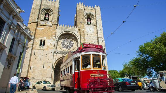 Lisbon: Historic Hills Tram Tour