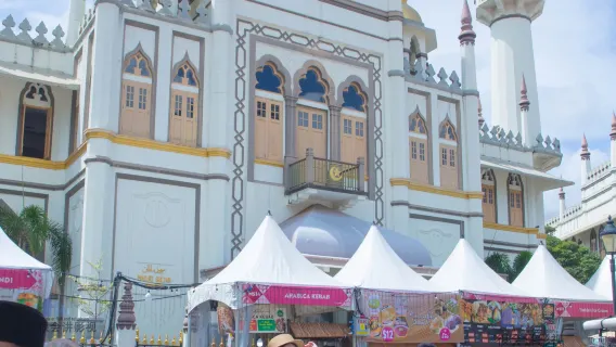 Fotografía de viajes en Bratislava, Eslovaquia[Conductor, director, fotógrafo de viajes, fotografía aérea + fotografía de bodas, microfilm + maquillaje y vestuario + servicio de coche privado con conductor personalizado]