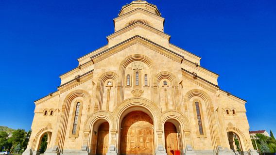 聖三一大教堂+母親堡壘+紀事紀念碑+國家博物館…經典一日遊