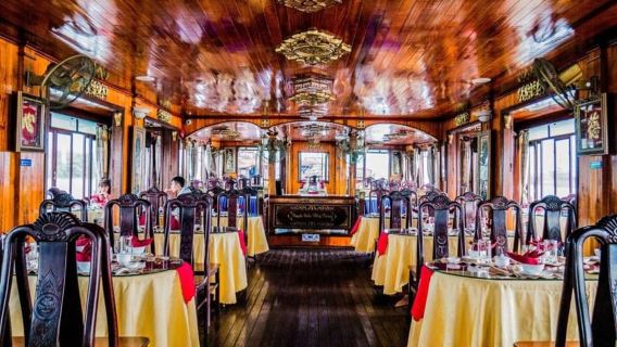 Ho Chi Minh: Cena agradable en crucero con música en vivo