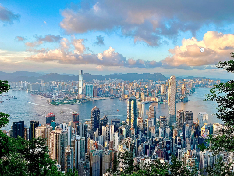 香港一日遊•送流量卡+保險•遊維港•午餐•天星小輪•太平山頂