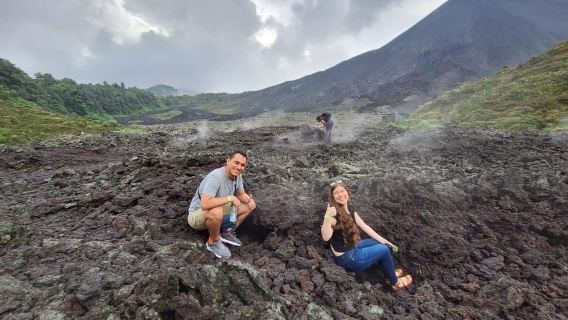 From Antigua: Pacaya Volcano Tour in English/Spanish