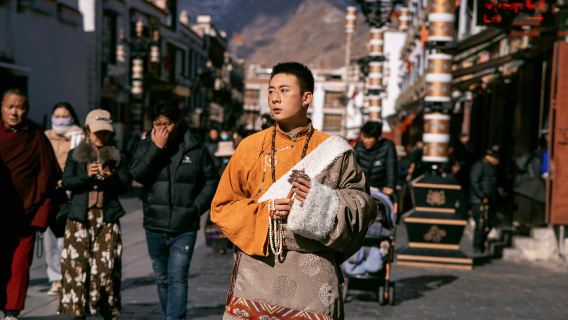 シャナン旅行写真【ドライバーとガイド + 旅行写真 + 結婚式の写真、航空写真、マイクロフィルム + メイクアップと衣料品&アクセサリー+ 旅程のカスタマイズ + 人数無制限】