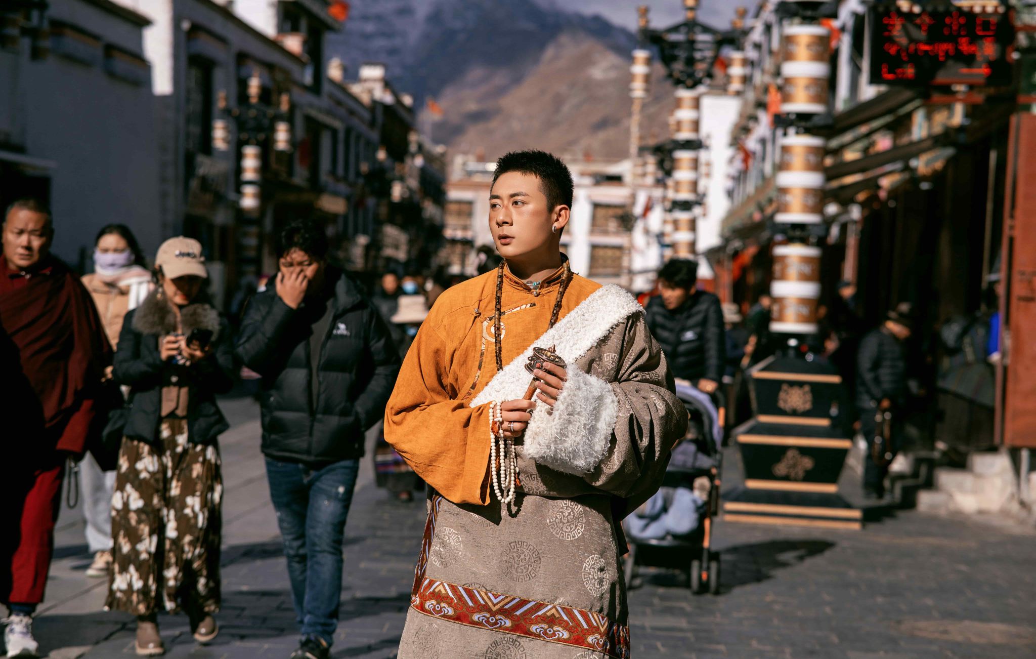 Shannan Travel Photography[Driver and guide + travel photography + wedding photos, aerial photography, micro-film + makeup and clothing + itinerary customization ]