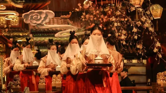 Banquete de Shenzhen · Banquete Palaciano Imersivo da Antiga Dinastia Tang (apresentação de música e dança tradicionais + banquete imperial com experiência visual e gustativa + experiência opcional de traje e maquiagem antigos)