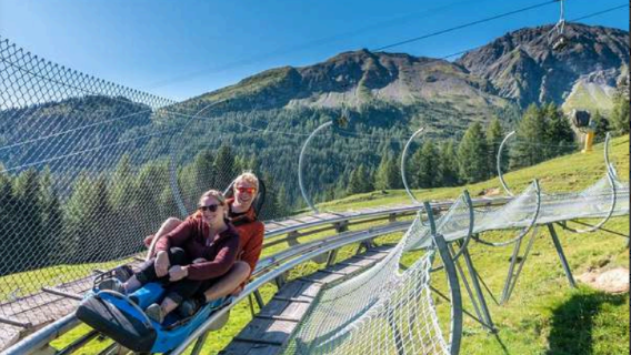 Bakou Aller-retour : Bibi Heybat + Montagne des Bonbons + Lac Rose + Besh Barmag (en anglais)