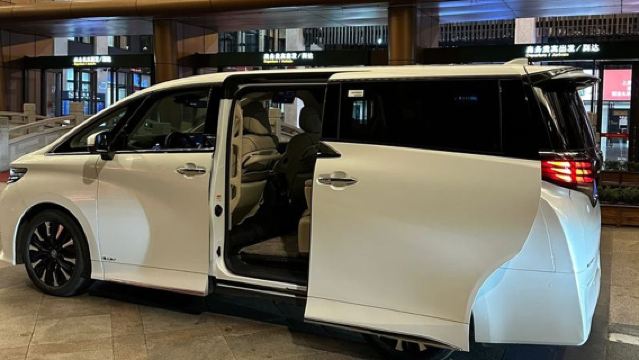 Privattransfer von Hongkong und Macau zur Greater Bay Area | Bequemer 7-Sitzer für grenzüberschreitende Fahrten | Abholservice und Direktverbindung zu mehreren Städten wie Shenzhen, Zhuhai, Guangzhou, Dongguan und Foshan