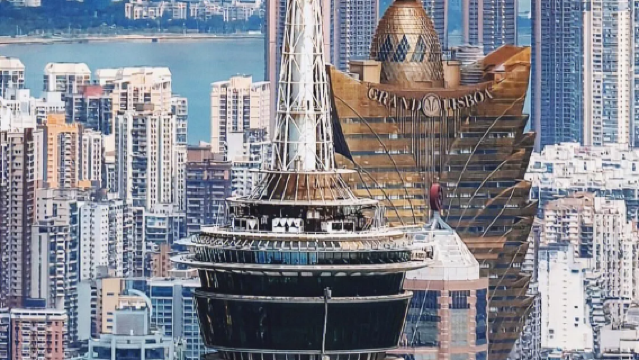 Restaurante giratorio 360 de Macao (almuerzo/cena buffet en la Torre de Observación) + entrada al mirador