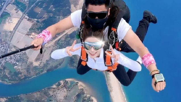 河北秦皇島4000米海上海景跳傘中國國內秦皇島高空跳傘雙人跳傘旅遊【4000米自由落體+專業高清攝像】